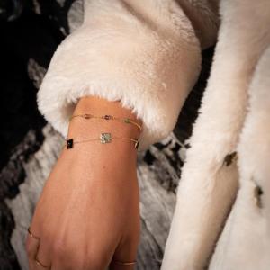 Bracelet motifs carres froisses en or jaune ou or blanc 9 carats